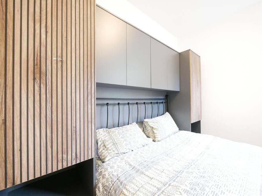 Newly Refurbished 2 Bed Apartment In Paddington Londres Extérieur photo