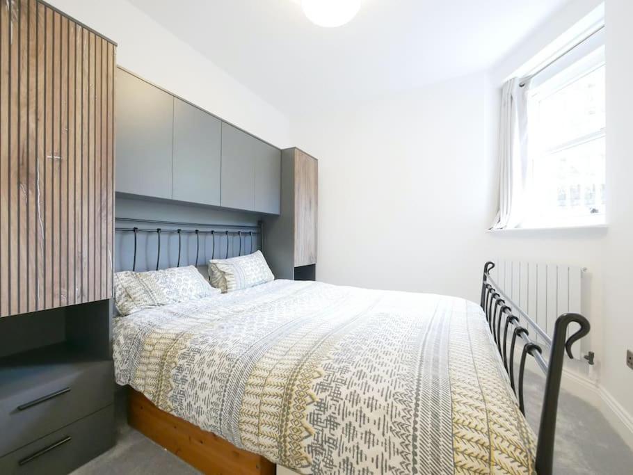 Newly Refurbished 2 Bed Apartment In Paddington Londres Extérieur photo