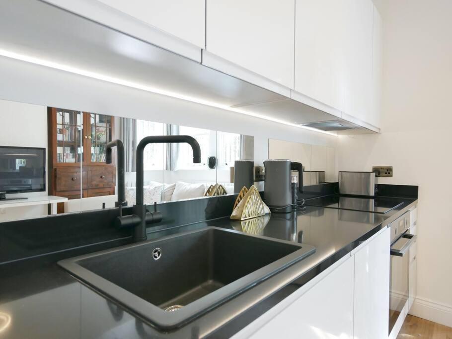 Newly Refurbished 2 Bed Apartment In Paddington Londres Extérieur photo